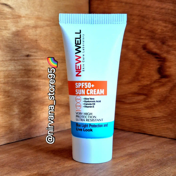 کرم ضد آفتاب بی رنگ +SPF50 نیوول مناسب برای انواع پوست 50میل
