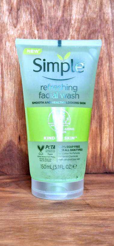 ژل شستشوی صورت Refreshing سیمپل Simple(150میل