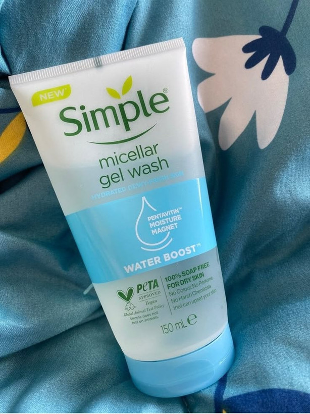 ژل میسلار آبرسان پوست خشک و حساس سیمپل Simple(150میل)