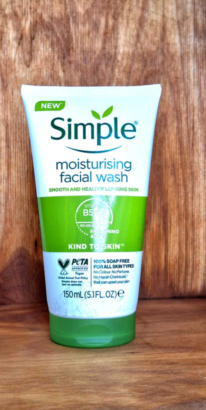 ژل شستشو صورت سیمپل مدل moisturising حجم 150 میل